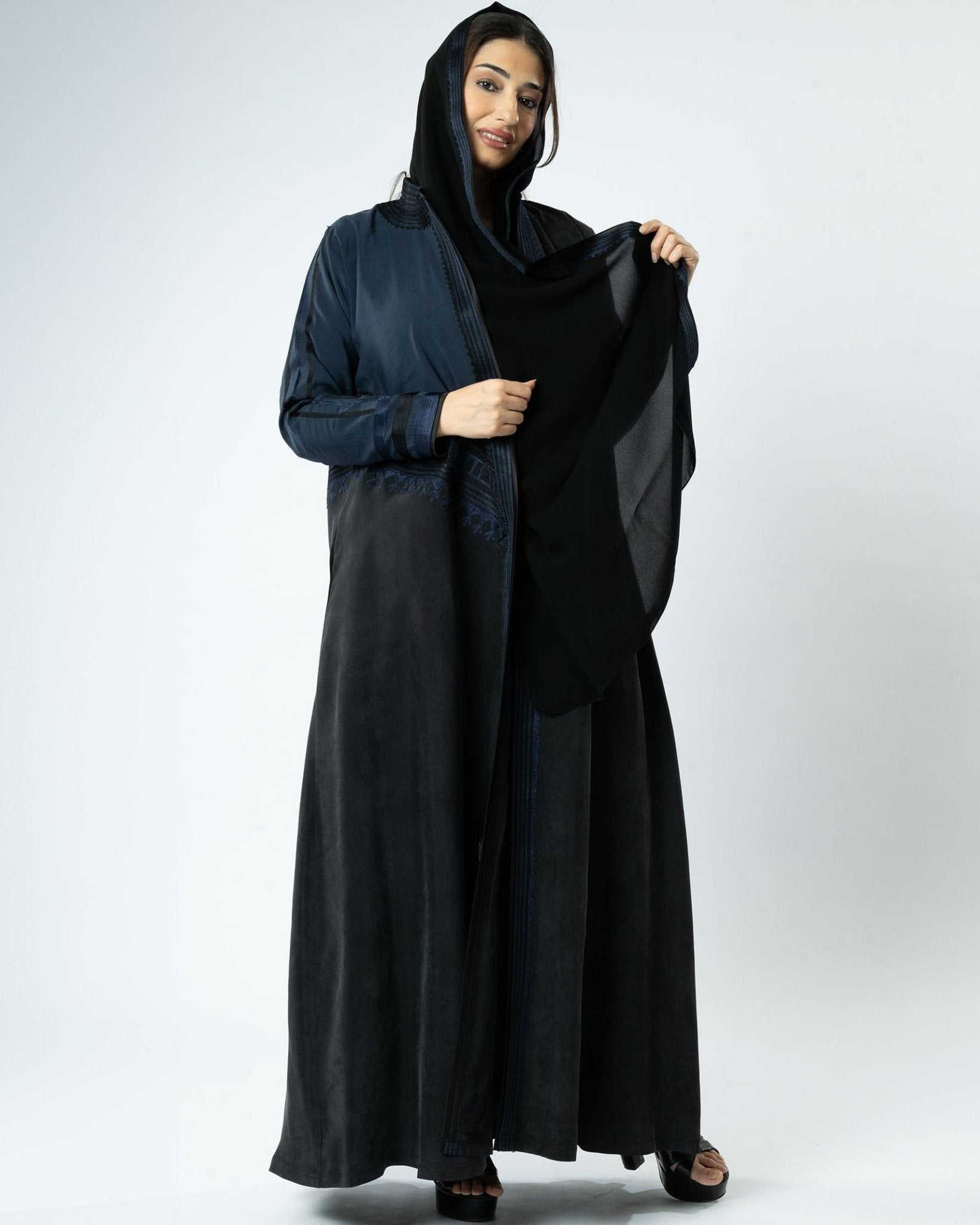 MRAAS2607 ABAYA - MRAISHA - MIRA Y MANO
