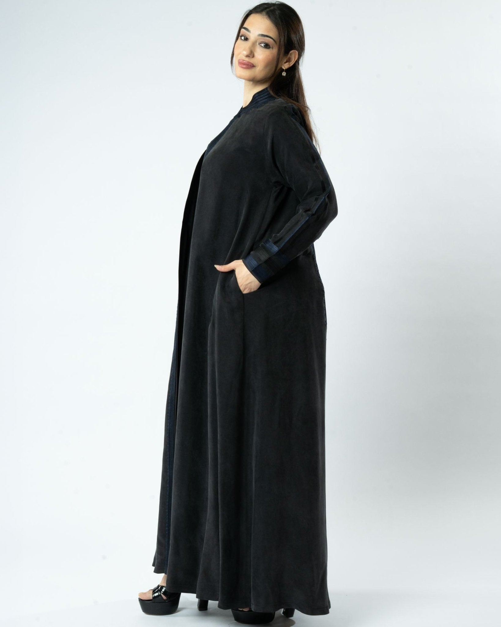 MRAAS2607 ABAYA - MRAISHA - MIRA Y MANO