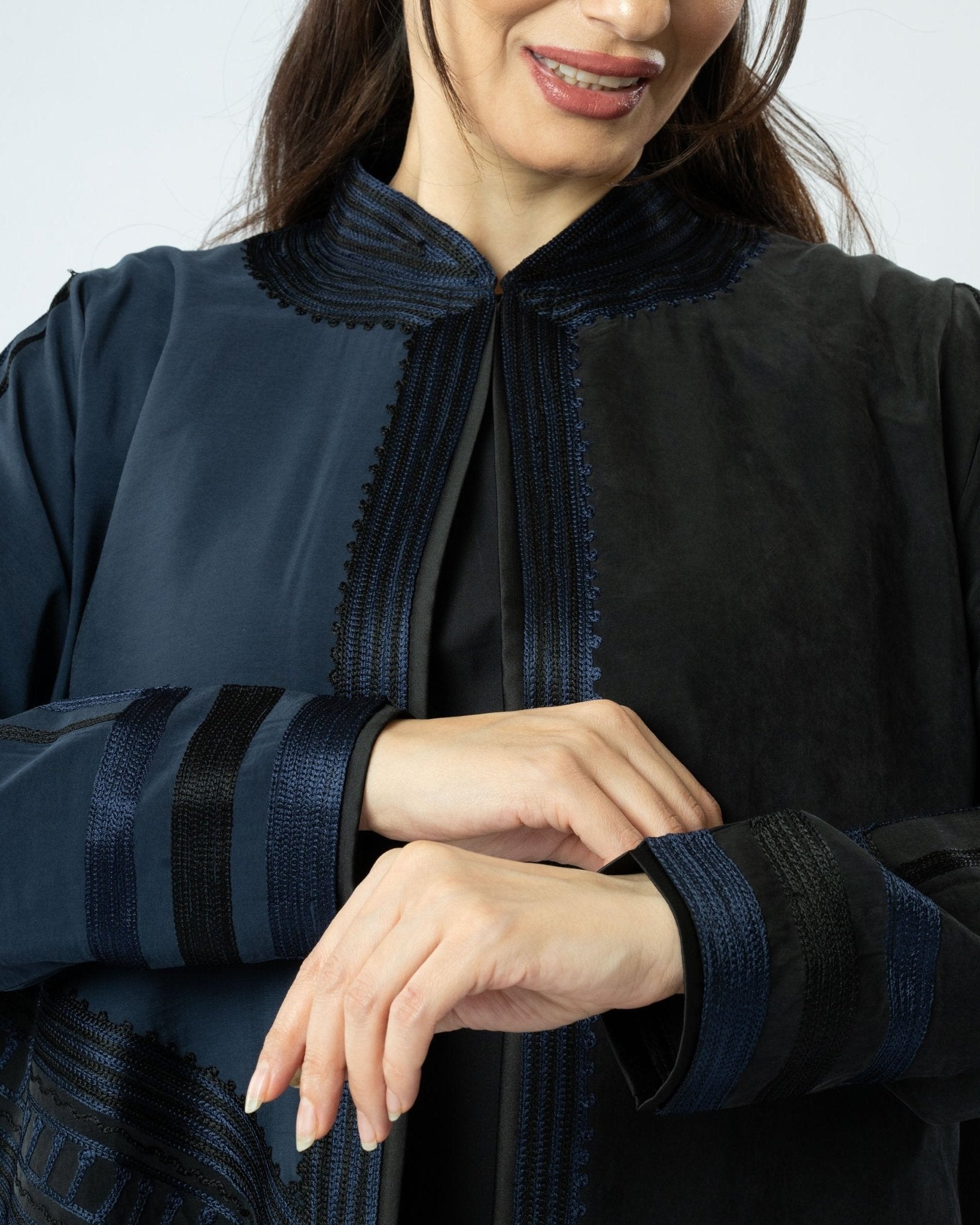 MRAAS2607 ABAYA - MRAISHA - MIRA Y MANO
