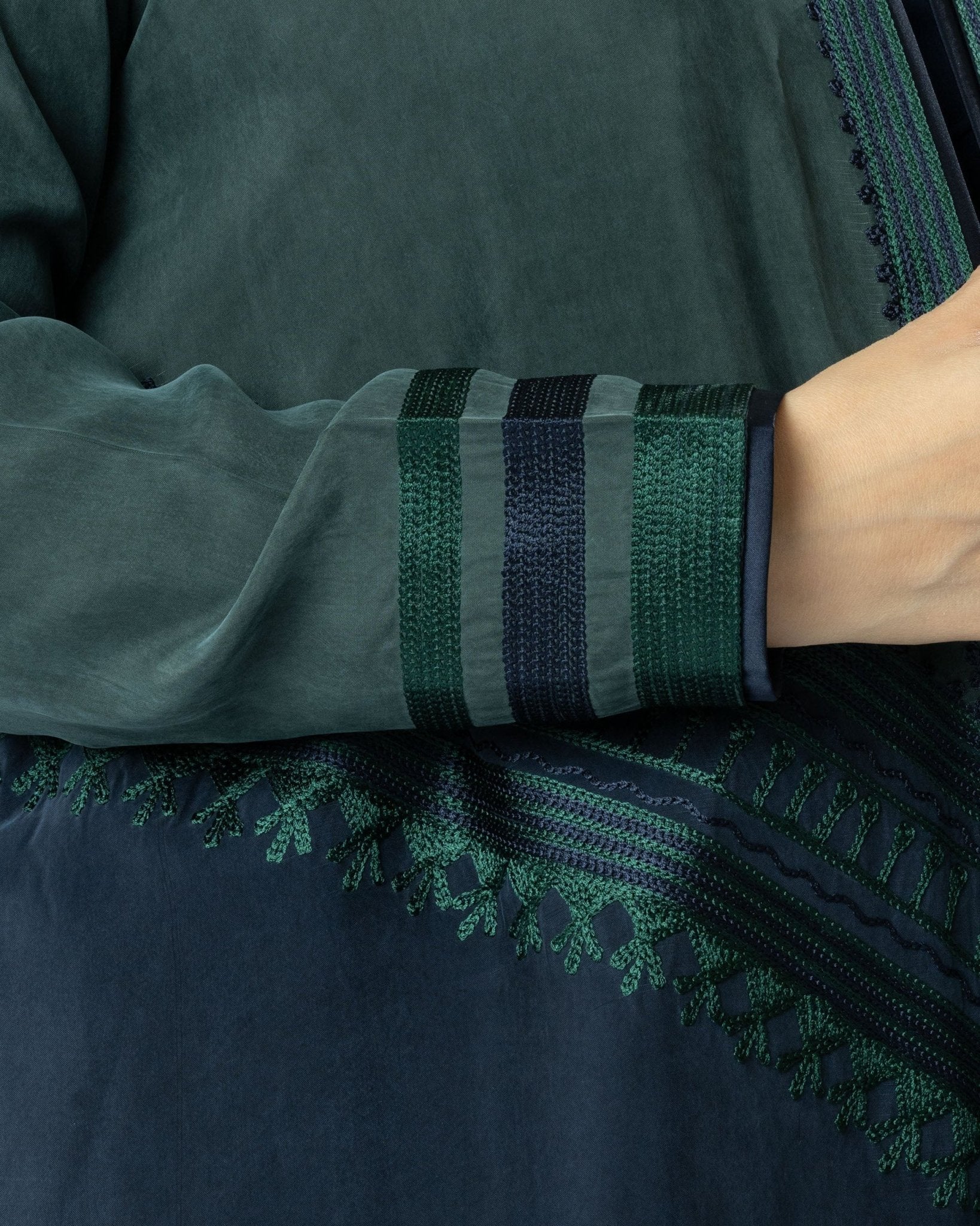 MRAAS2608 ABAYA - MRAISHA - MIRA Y MANO