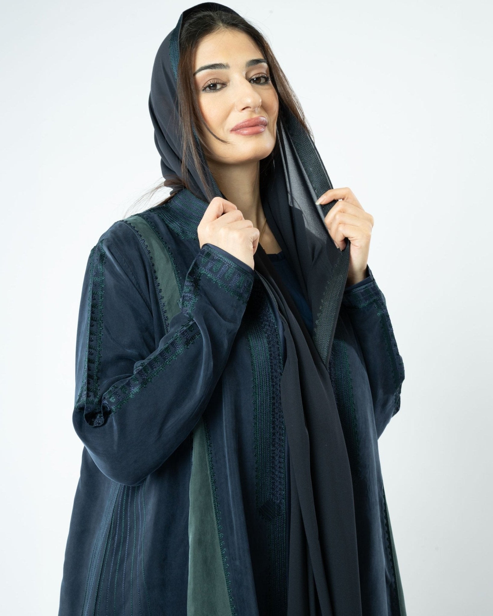 MRAAS2611 ABAYA - MRAISHA - MIRA Y MANO