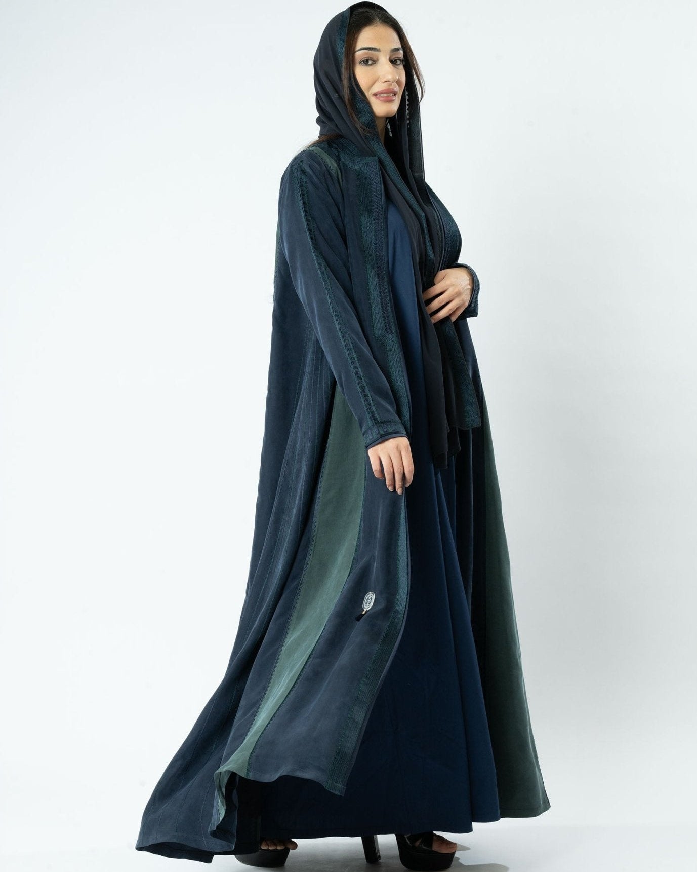 MRAAS2611 ABAYA - MRAISHA - MIRA Y MANO