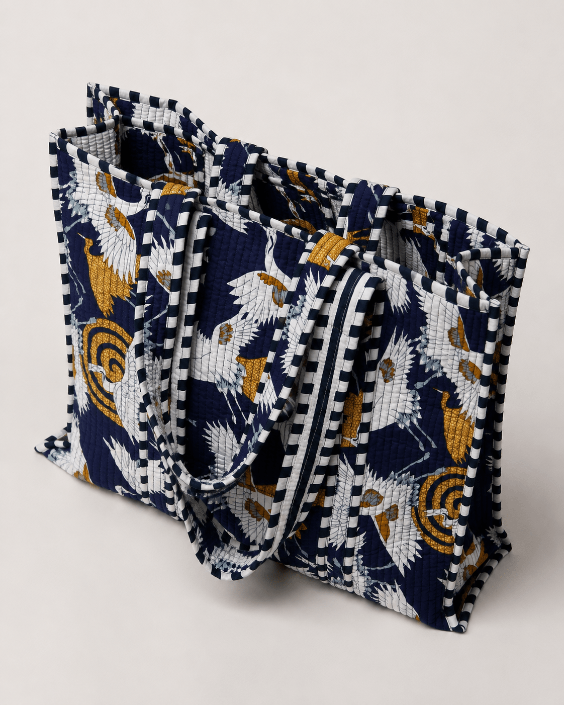 MBN-07 BAG - MULAKAAT - MIRA Y MANO