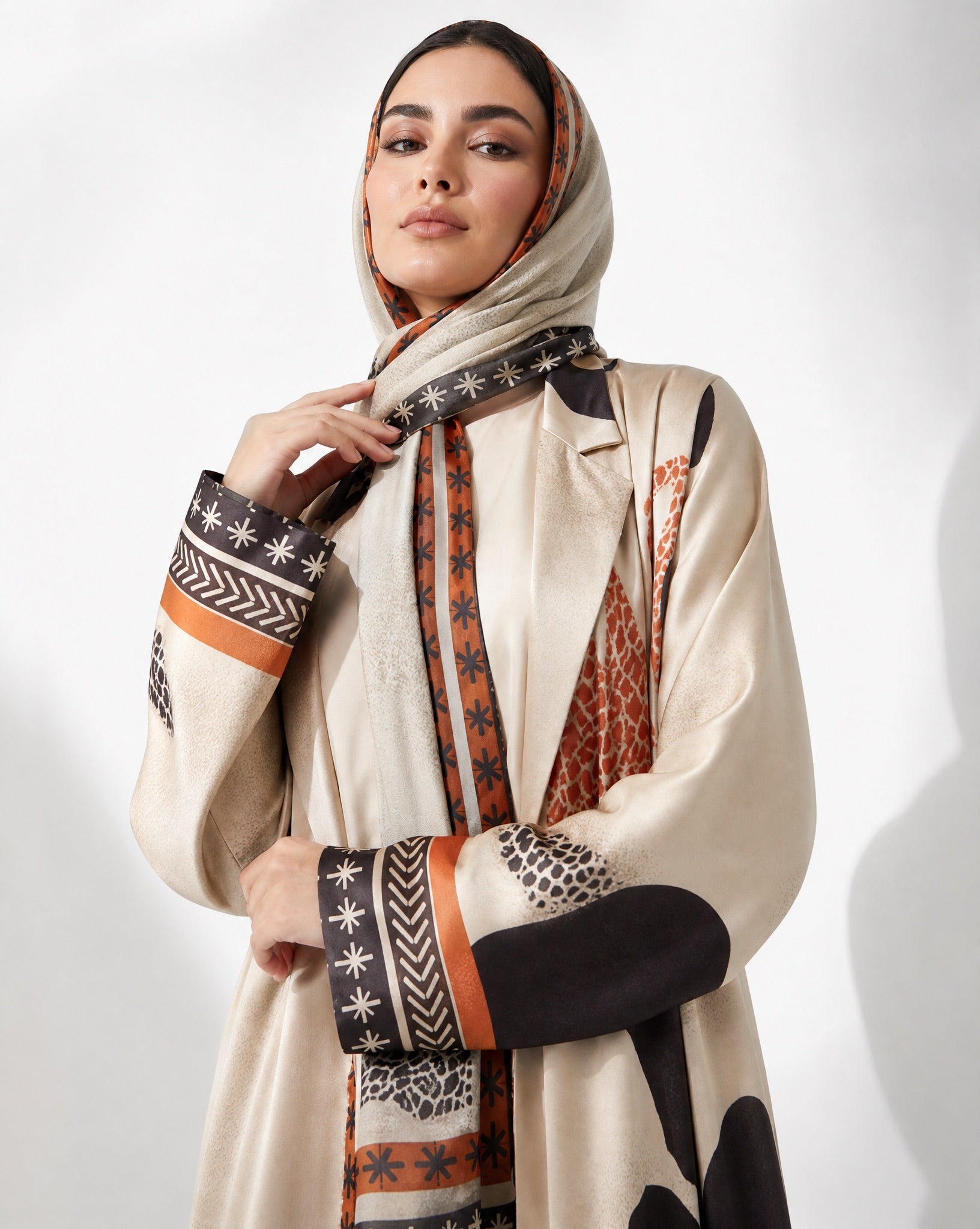 SS26MULS08 - Printed Cotton Silk Abaya - MULAKAAT - MIRA Y MANO