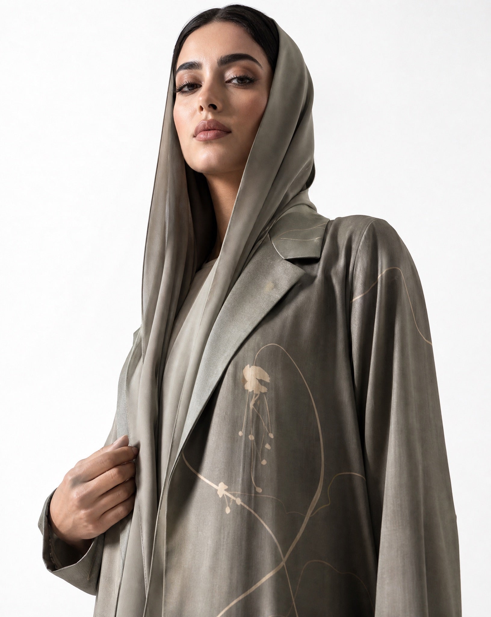 SS26MULS10 - Printed Cotton Silk Abaya - MULAKAAT - MIRA Y MANO