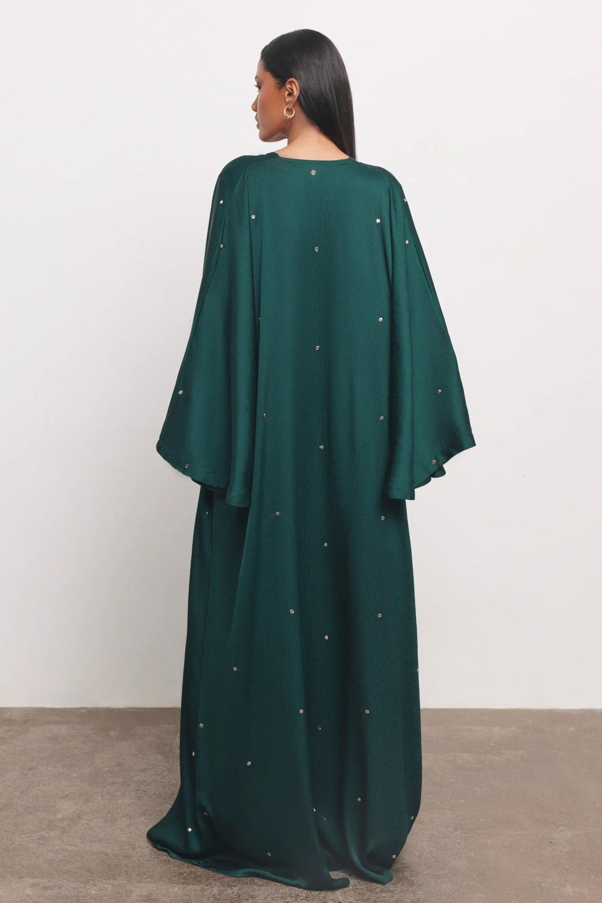 DOTS ABAYA - GRN ABAYA - NORA AL SHAIKH - MIRA Y MANO