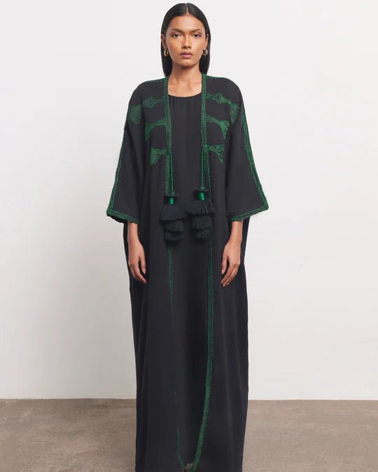GREEN EMB TBLK ABAYA - NORA AL SHAIKH - MIRA Y MANO