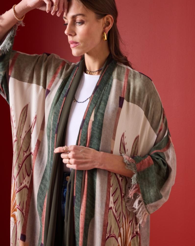 NF - K25 - DIRAH ABAYA - NOUF FETAIHI - MIRA Y MANO