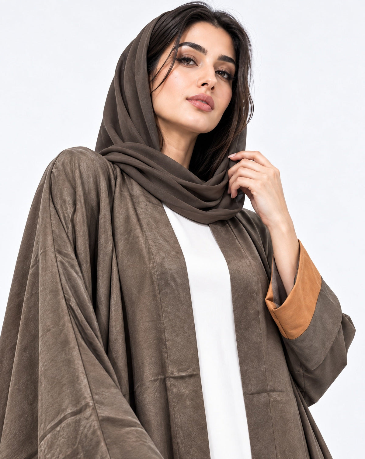 MAYA LUX - 72 – عباية من الحرير المغسول بالأخضر الزيتوني الداكن – MIRA Y MANO