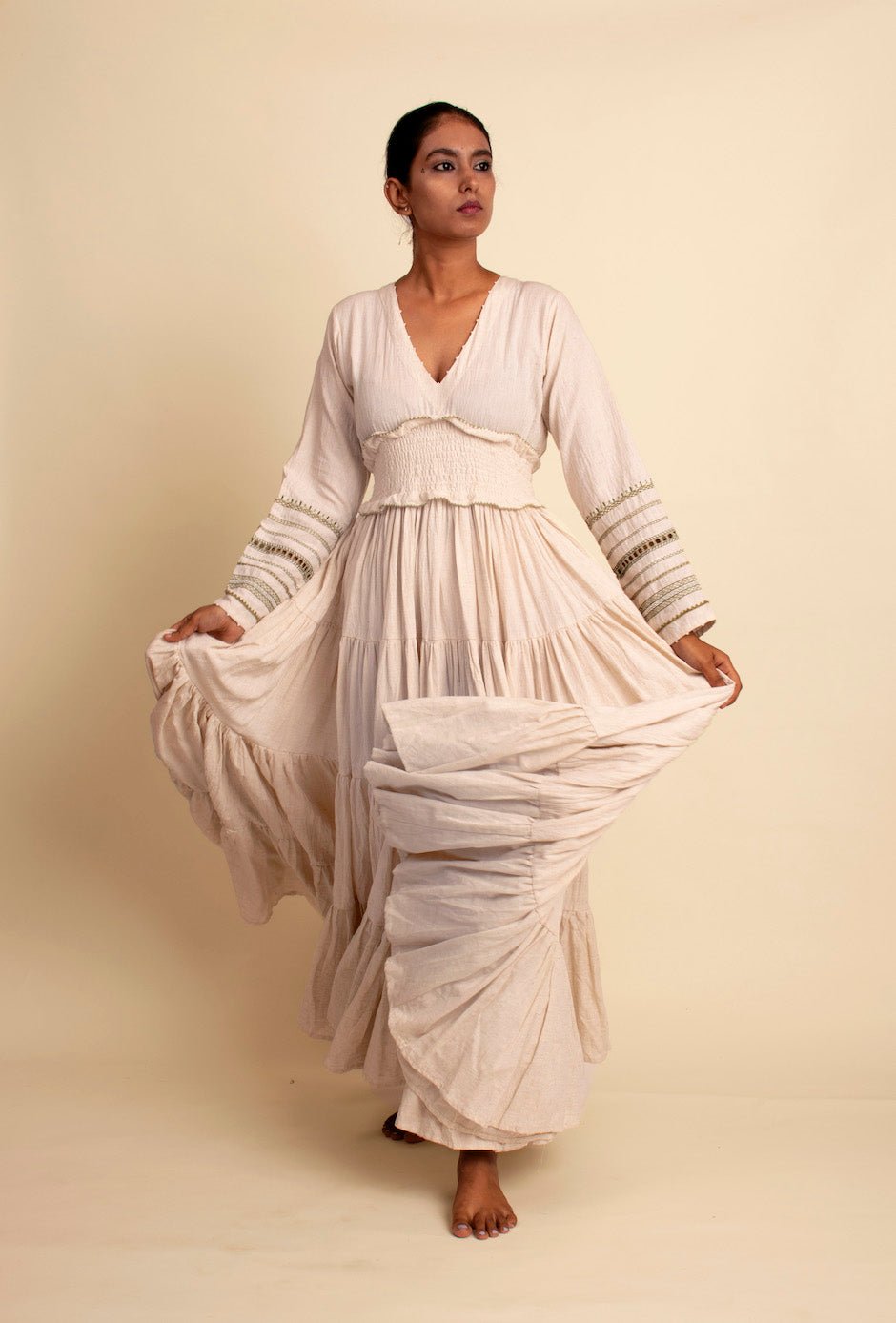 HIGHRA - BE DRESS - OUR DVE - MIRA Y MANO