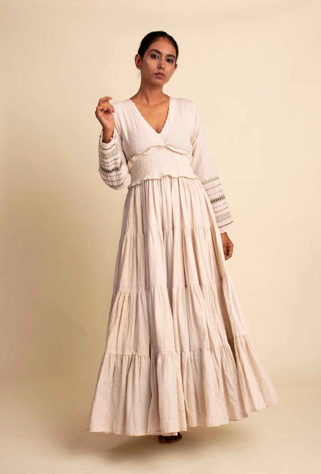 HIGHRA - BE DRESS - OUR DVE - MIRA Y MANO