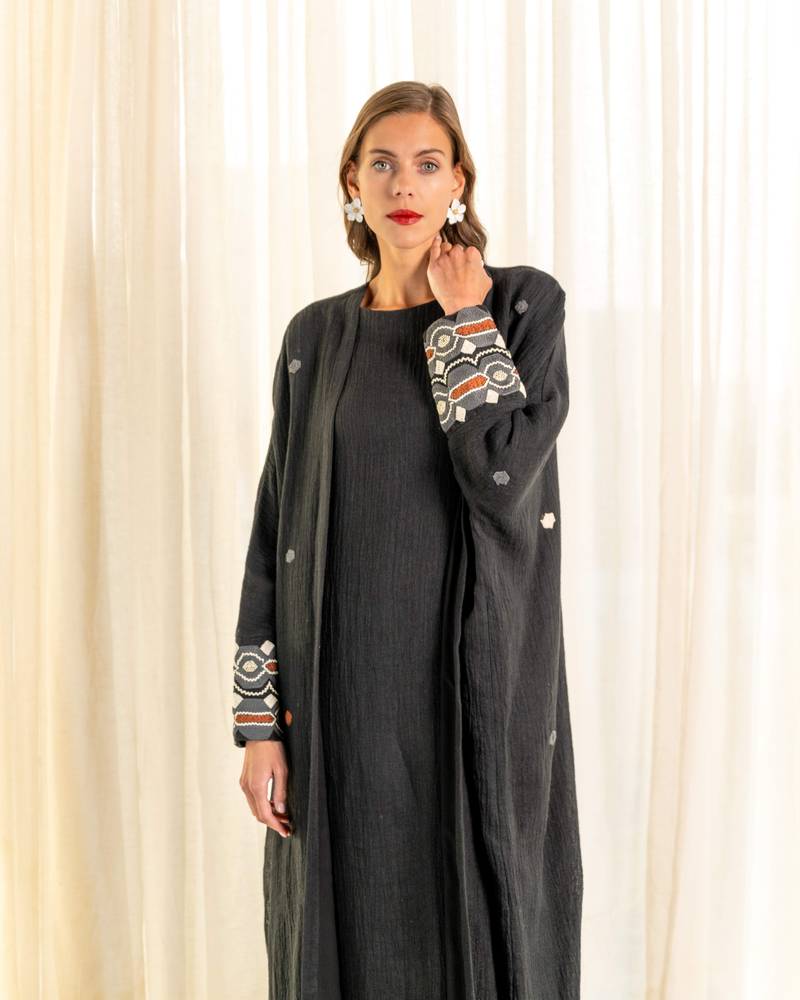 340072 - BLK ABAYA - PEARL COLLECTION - MIRA Y MANO