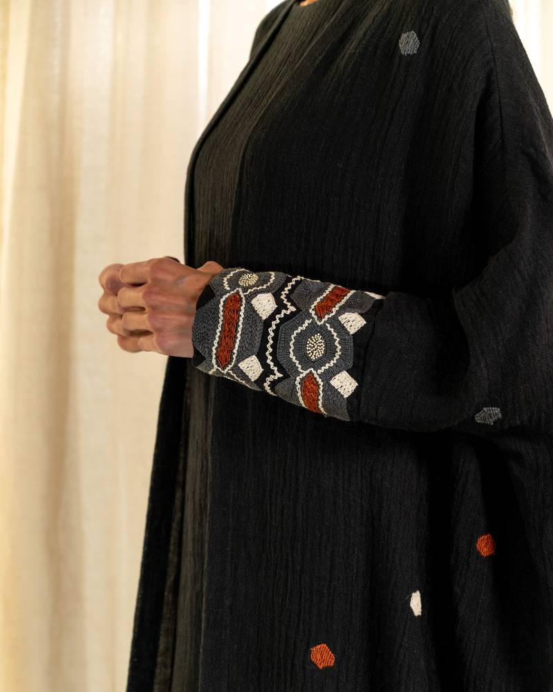 340072 - BLK ABAYA - PEARL COLLECTION - MIRA Y MANO