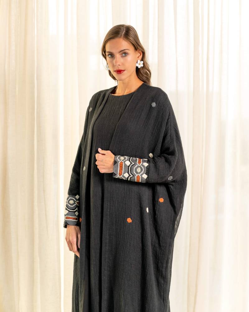 340072 - BLK ABAYA - PEARL COLLECTION - MIRA Y MANO