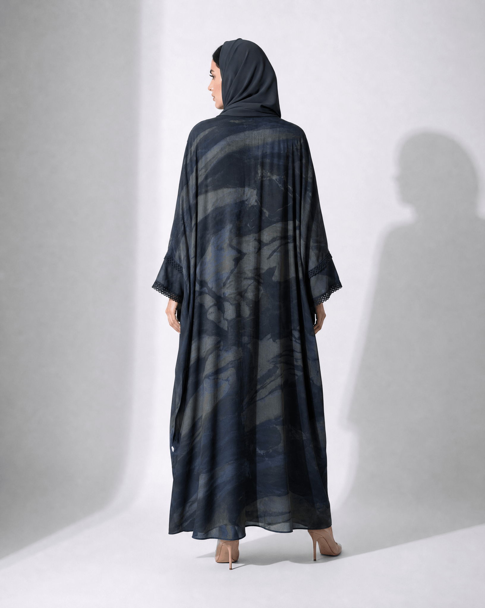 340135 - BK ABAYA - PEARL COLLECTION - MIRA Y MANO