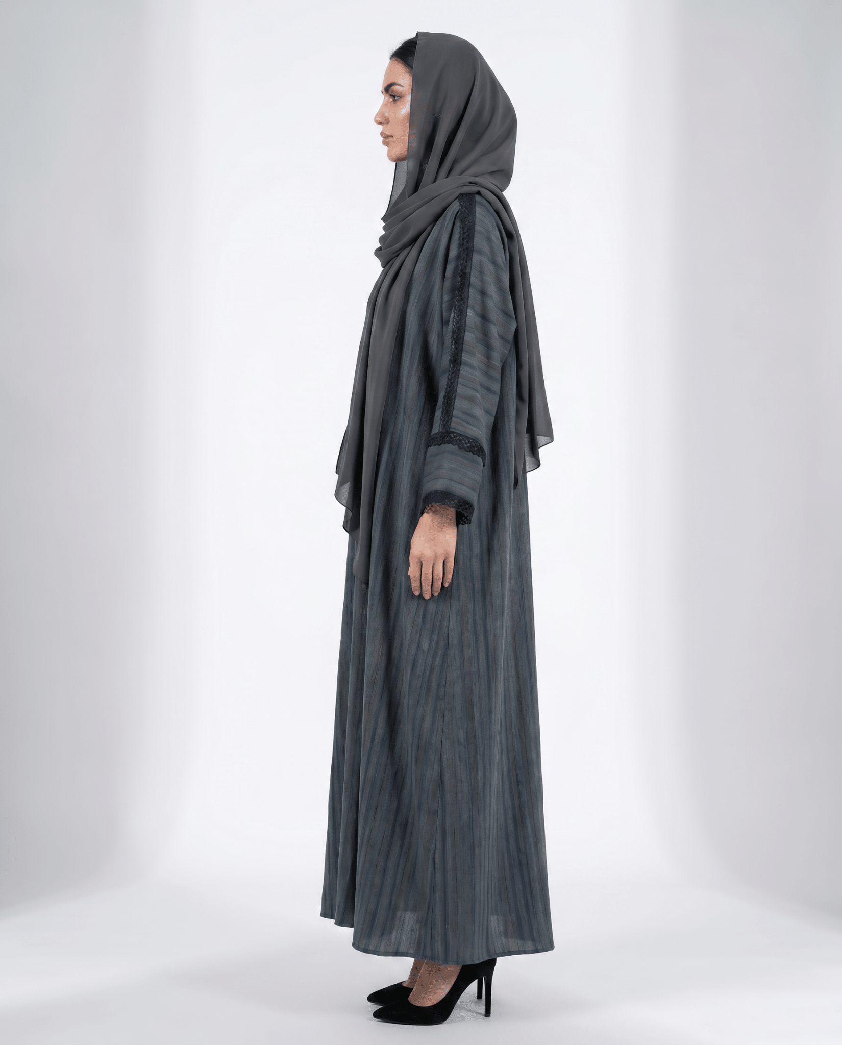 340135 - GY ABAYA - PEARL COLLECTION - MIRA Y MANO