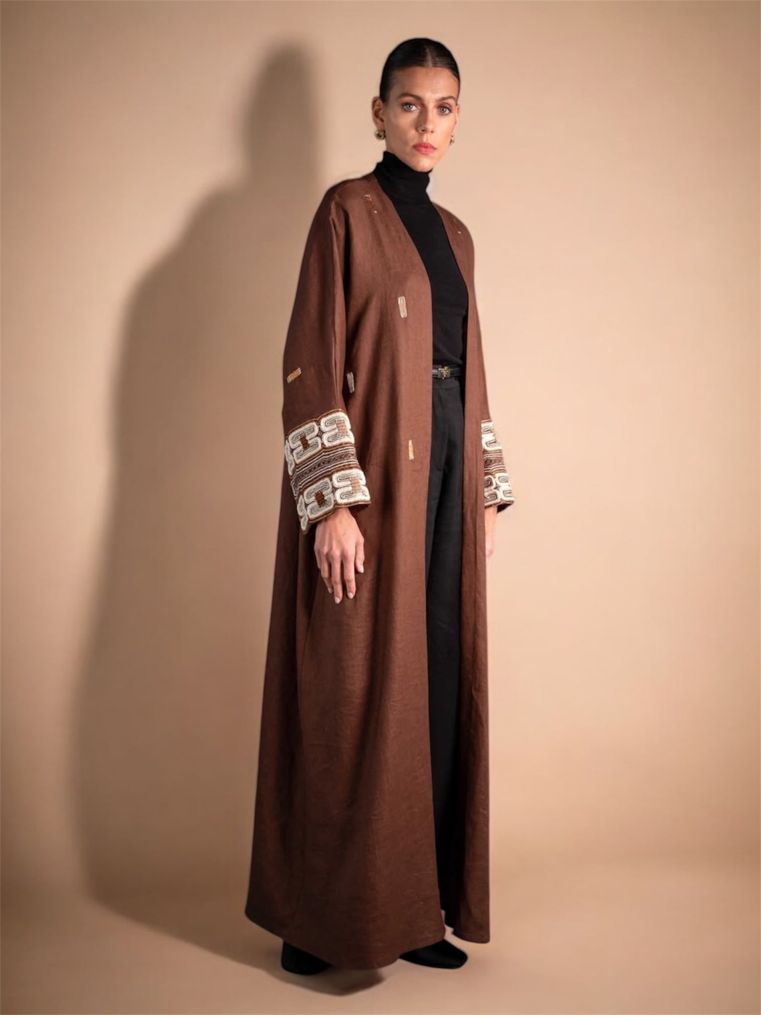 PEC 340057 ABAYA - PEARL COLLECTION - MIRA Y MANO