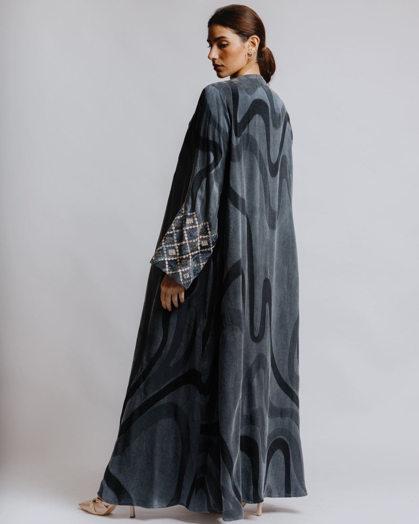 PEC 340102 ABAYA - PEARL COLLECTION - MIRA Y MANO