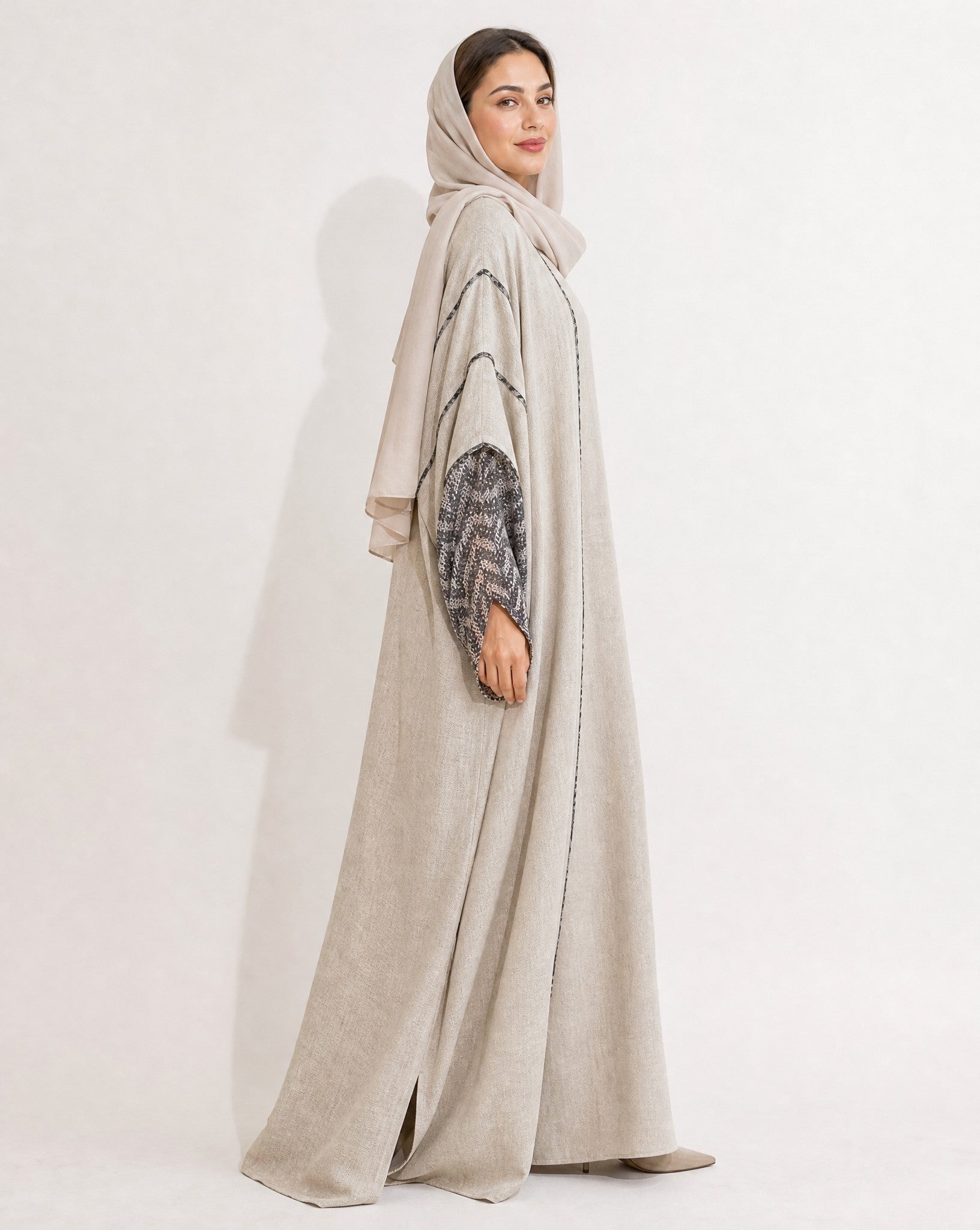 PEC 340105-BE ABAYA - PEARL COLLECTION - MIRA Y MANO