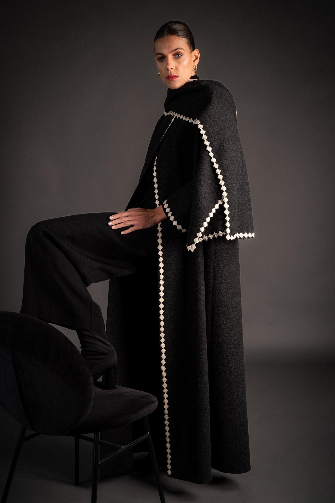 PEC 780010 ABAYA - PEARL COLLECTION - MIRA Y MANO
