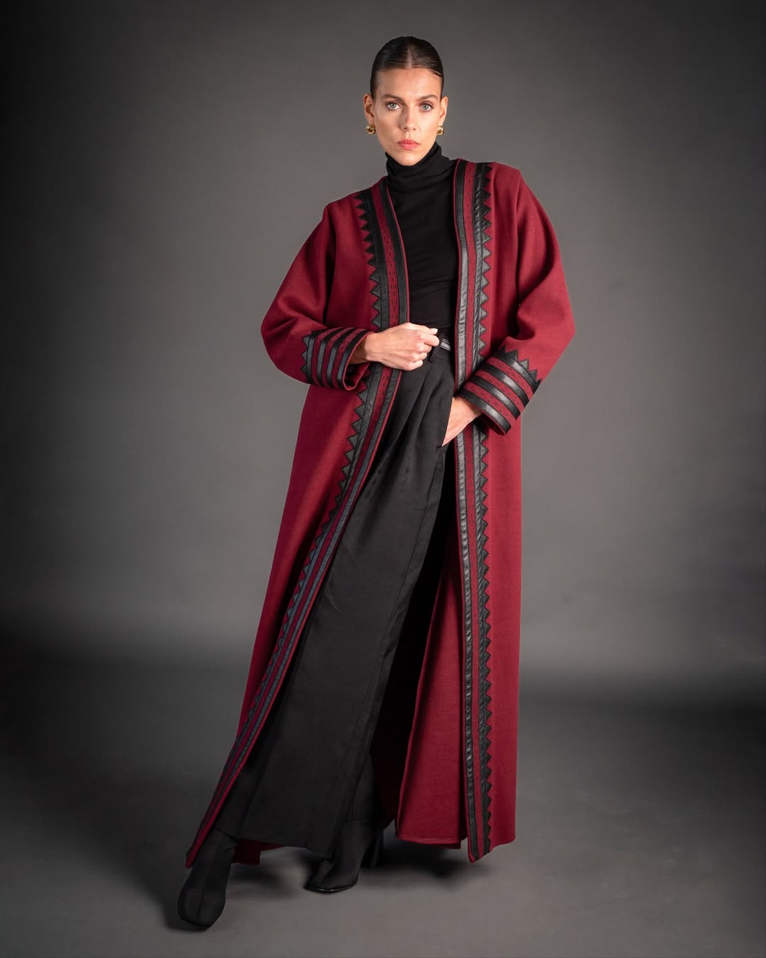 PEC 780014 ABAYA - PEARL COLLECTION - MIRA Y MANO