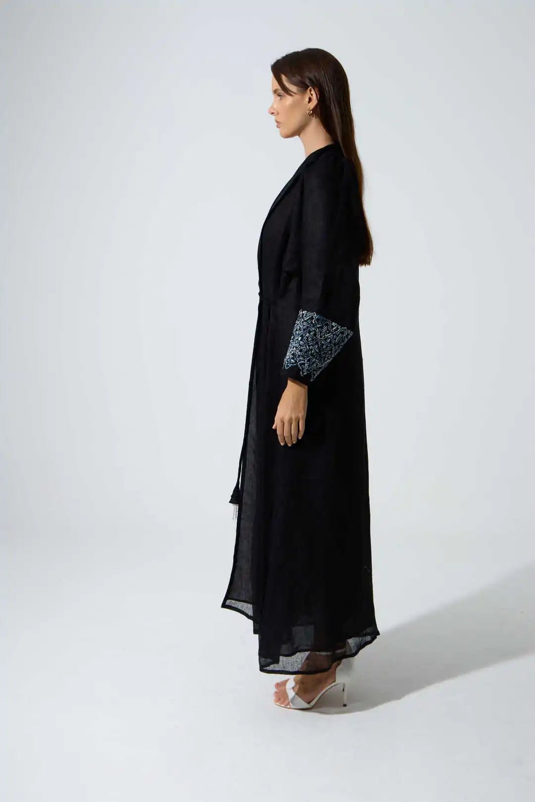 KHAITE - BK ABAYA - PRIVILEGE OFFICIAL - MIRA Y MANO