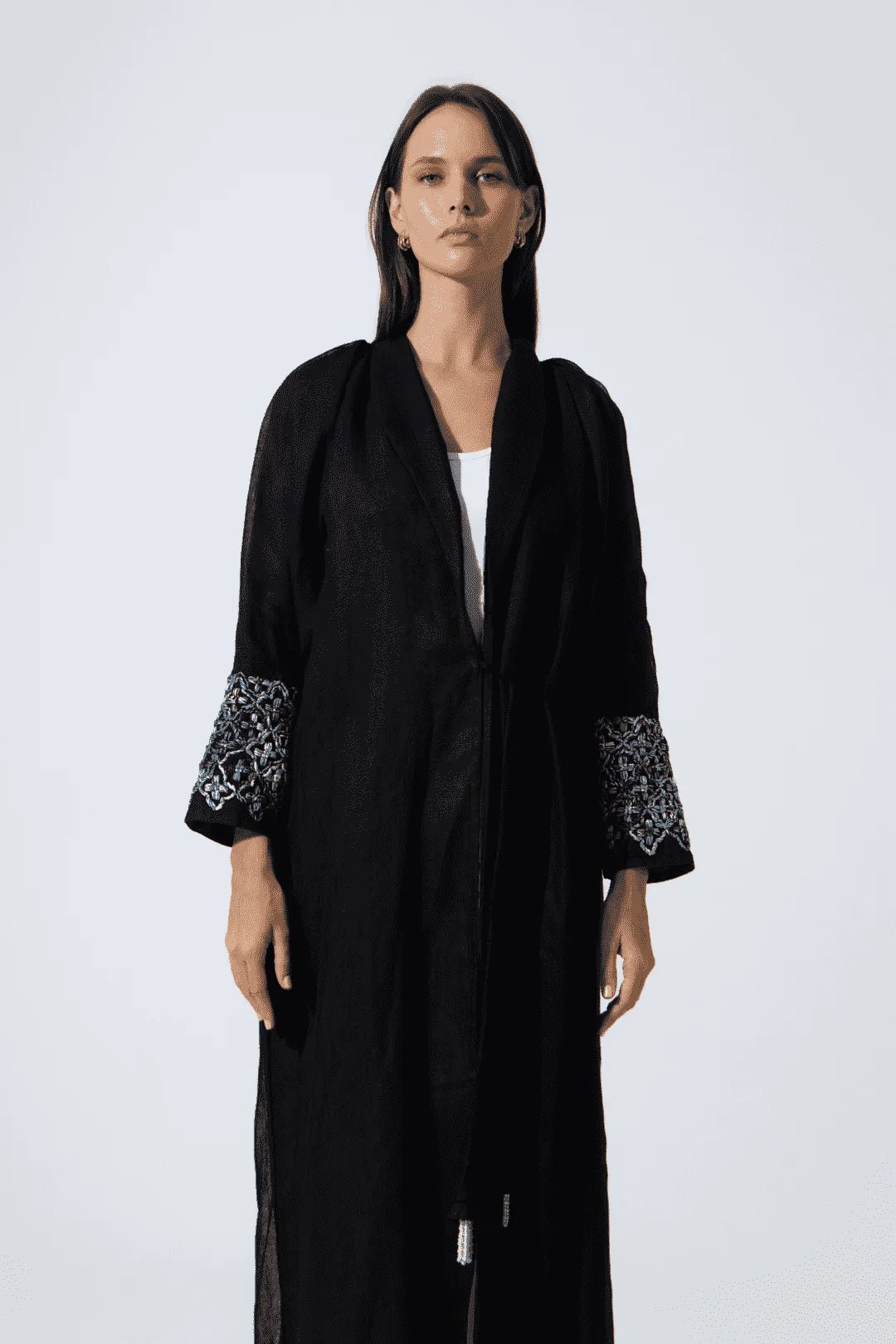 KHAITE - BK ABAYA - PRIVILEGE OFFICIAL - MIRA Y MANO