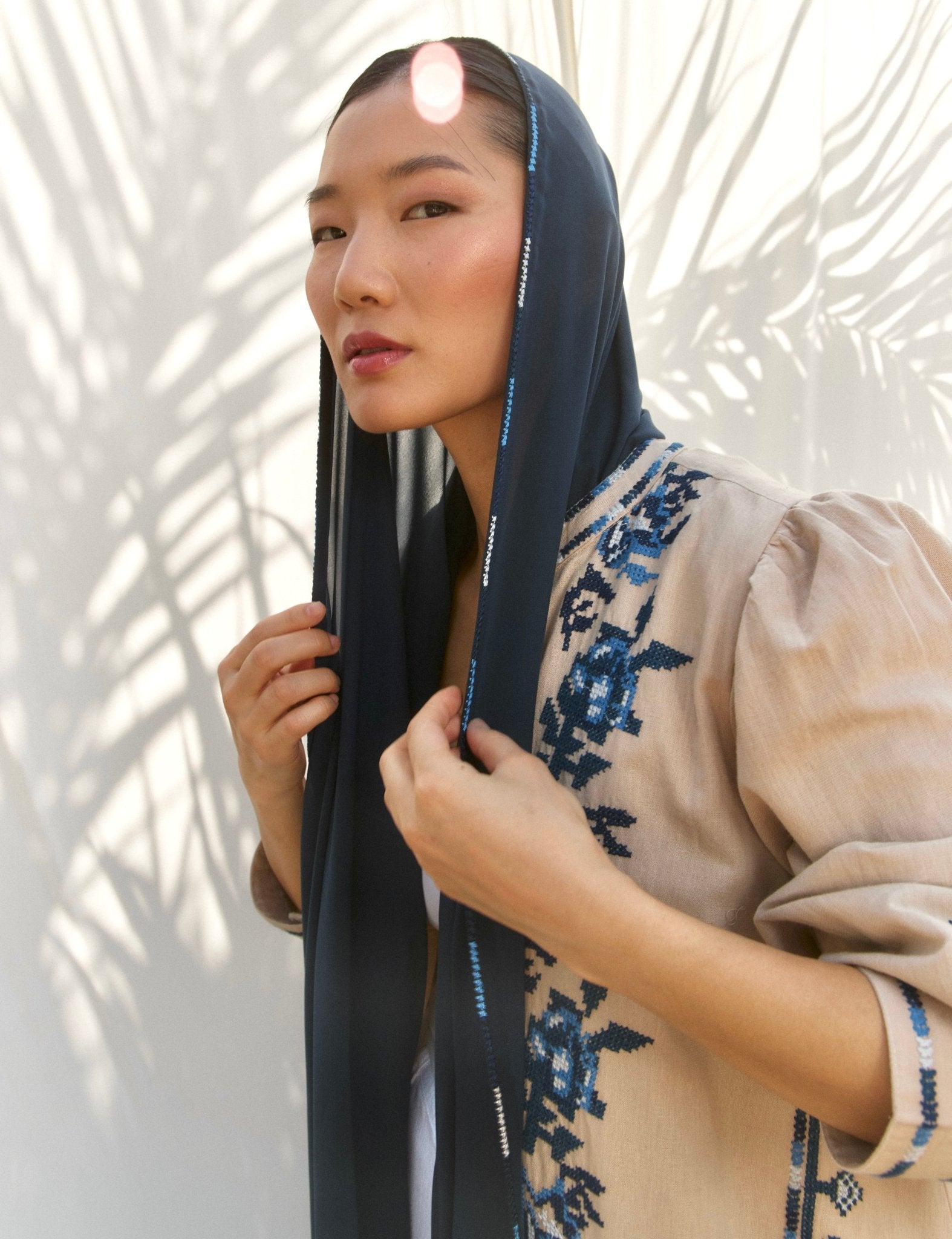 SIENNA ABAYA - PRIVILEGE OFFICIAL - MIRA Y MANO