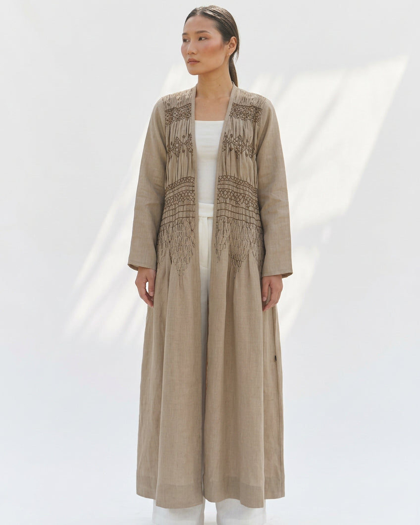 SMOCKED IN BEIGE ABAYA - PRIVILEGE OFFICIAL - MIRA Y MANO