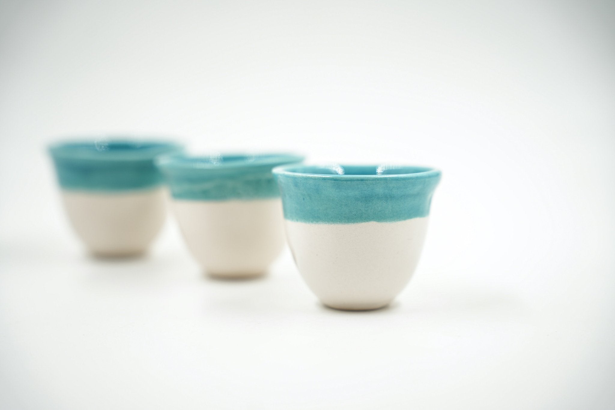 OLIVE CUPS - PTI - MIRA Y MANO