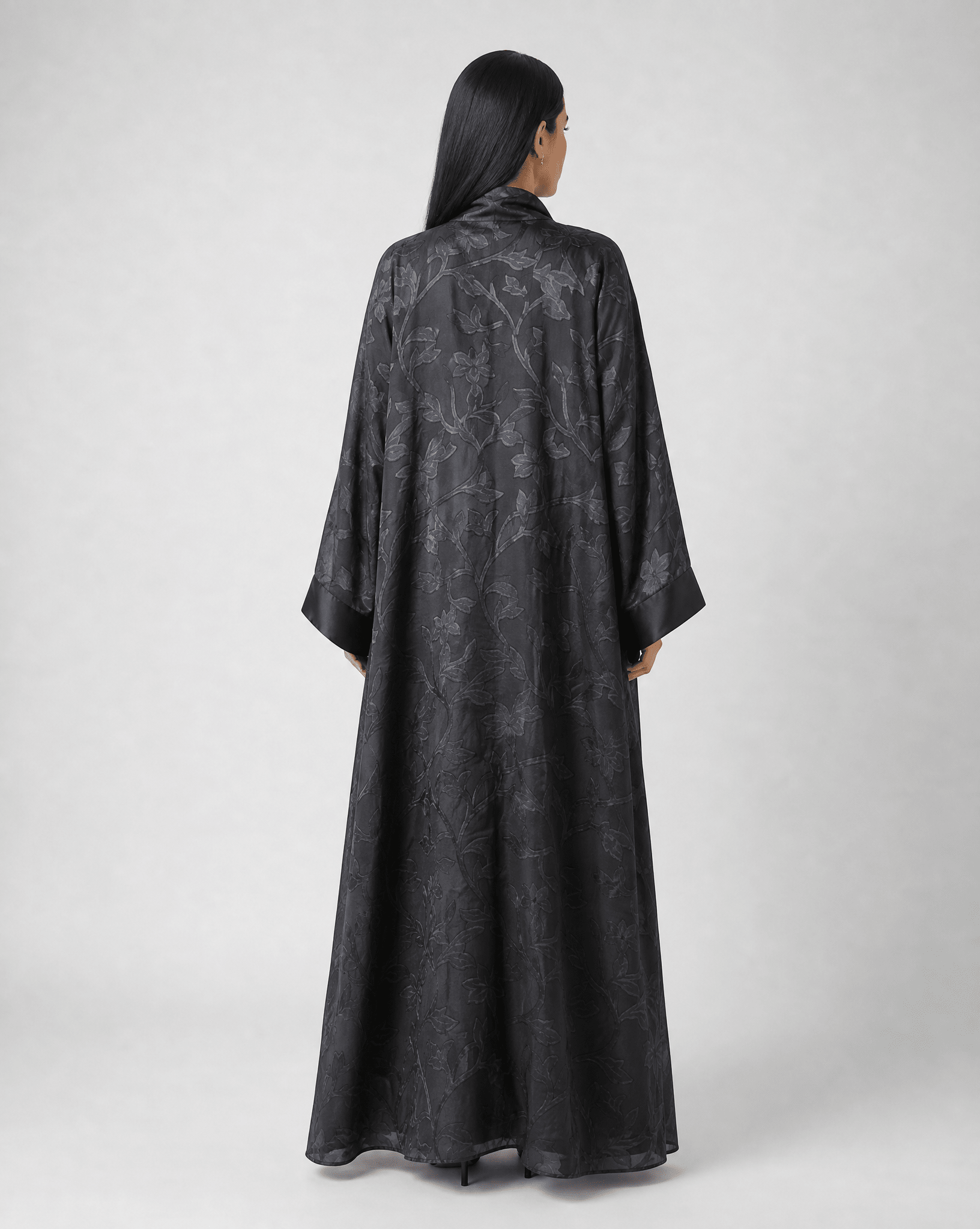 MQE10 ABAYA - QATARIA ABAYA - MIRA Y MANO
