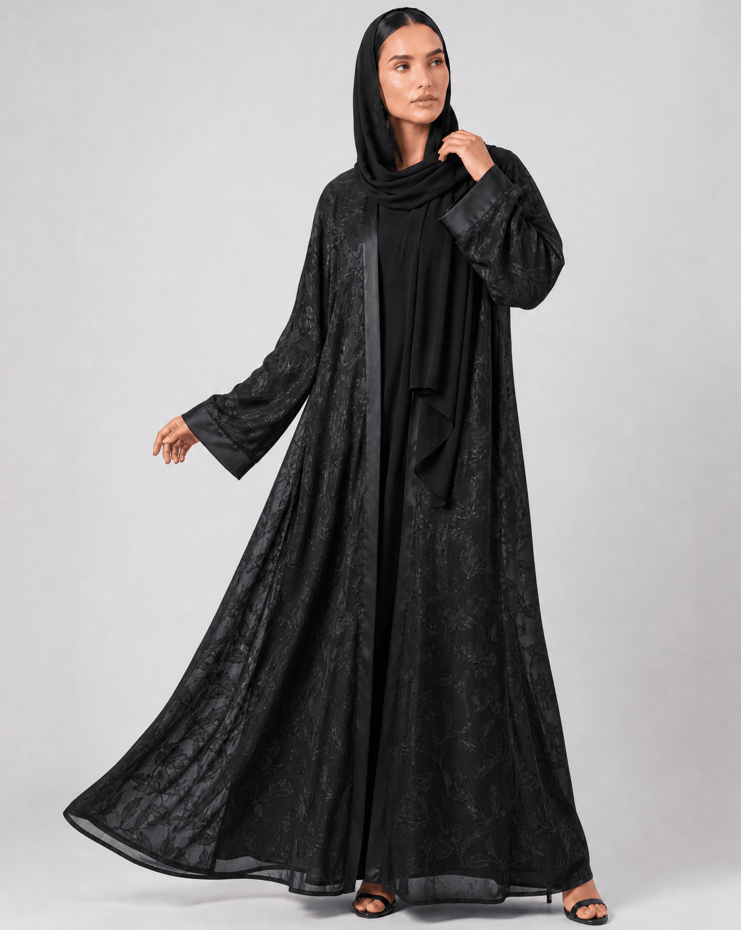 MQE10 ABAYA - QATARIA ABAYA - MIRA Y MANO
