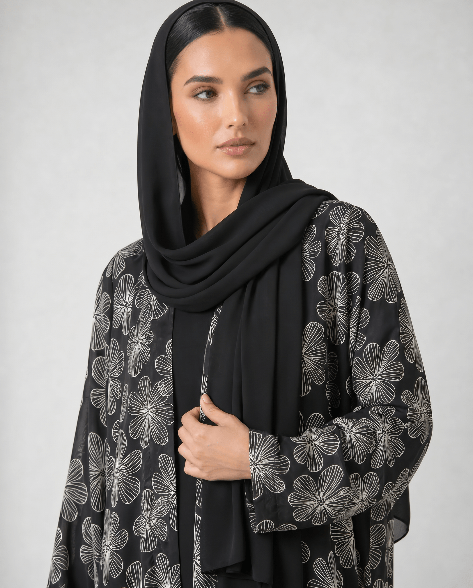 MQE9-BK ABAYA - QATARIA ABAYA - MIRA Y MANO