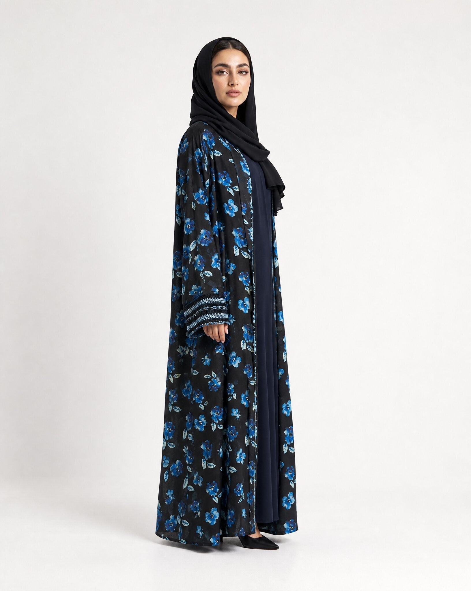 QA11 ABAYA - QATARIA ABAYA - MIRA Y MANO