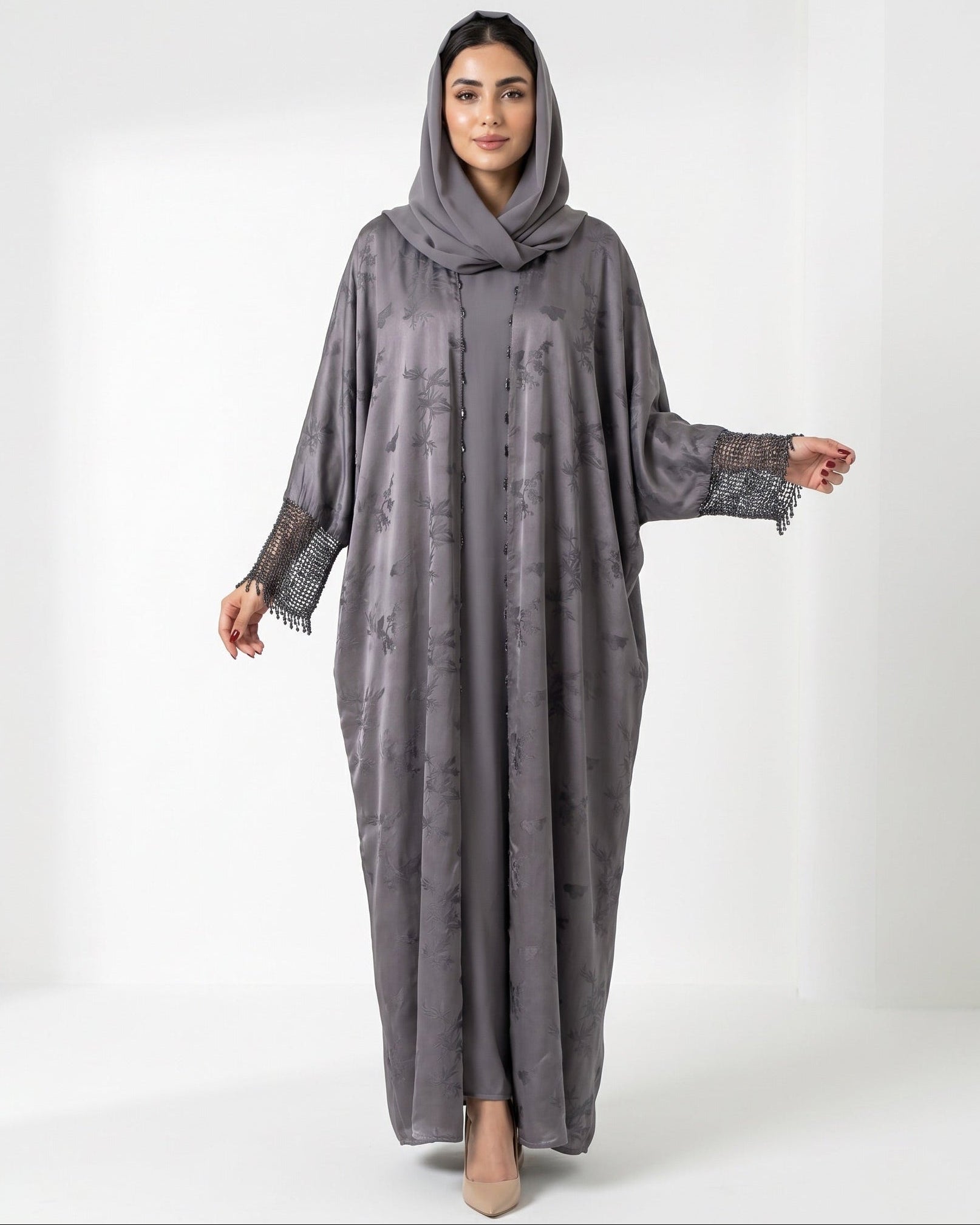 QA19 – Grey Silk Abaya - QATARIA ABAYA - MIRA Y MANO