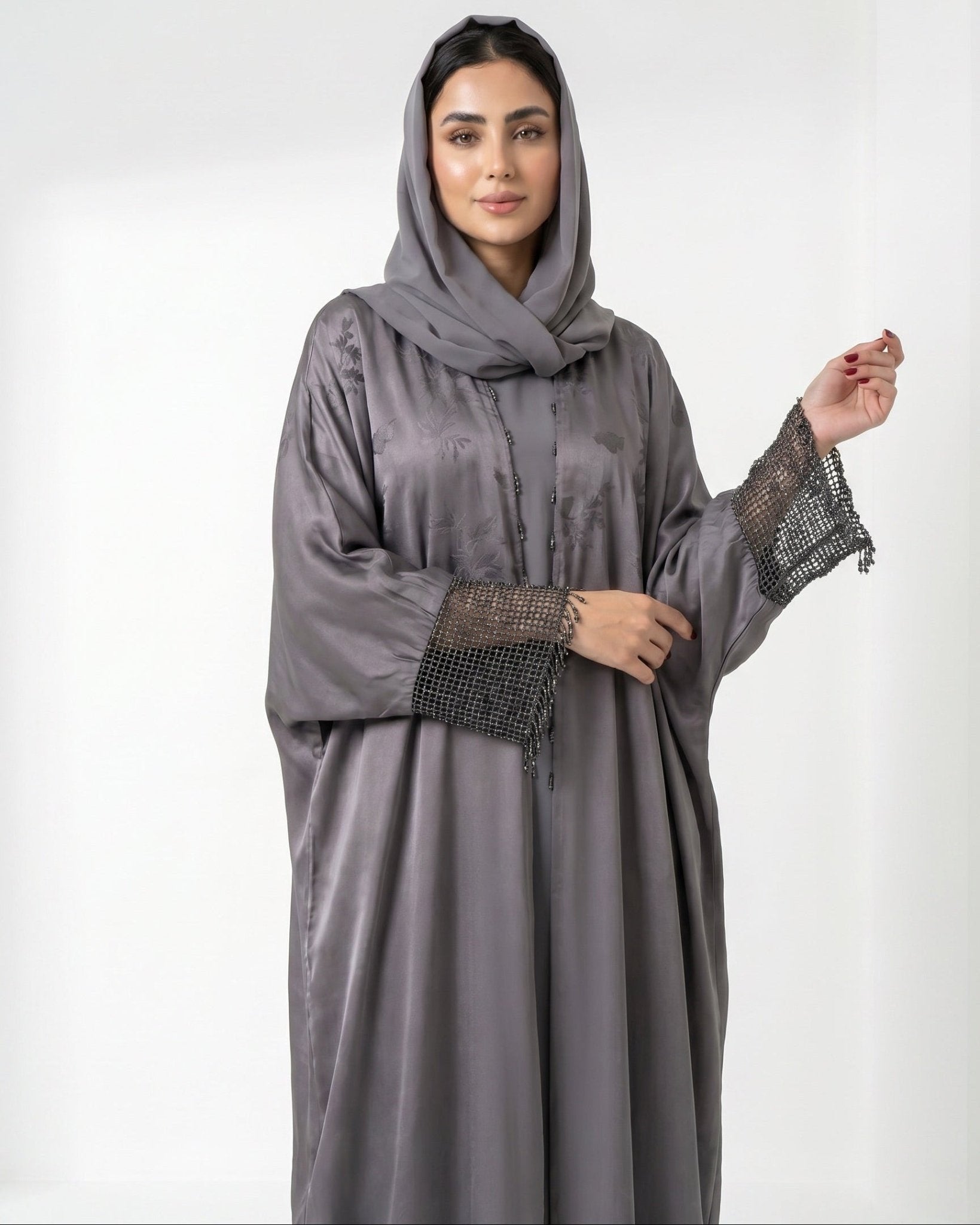 QA19 – Grey Silk Abaya - QATARIA ABAYA - MIRA Y MANO