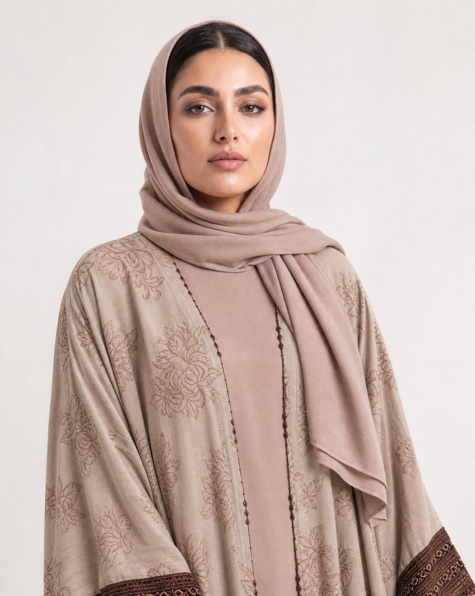 QA36 – Tan Crepe Abaya - QATARIA ABAYA - MIRA Y MANO
