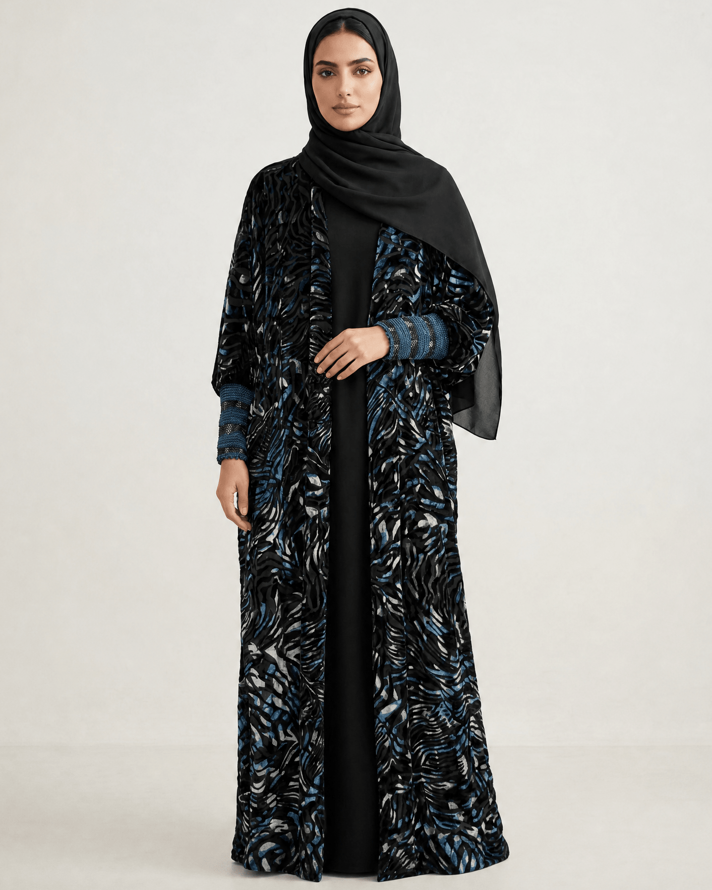 WM31 ABAYA - QATARIA ABAYA - MIRA Y MANO