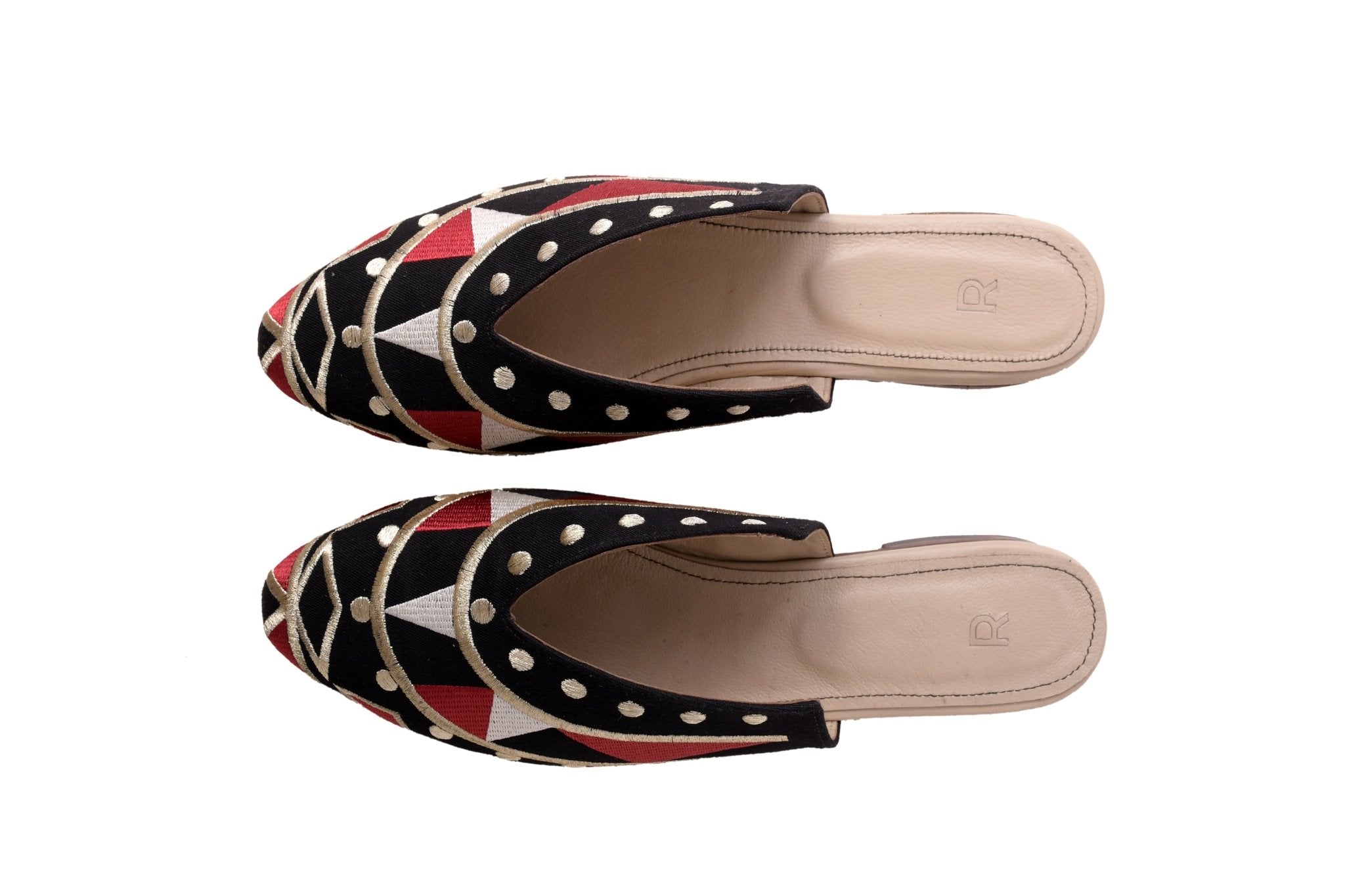 LAYLA FLATS - RAMLA - MIRA Y MANO