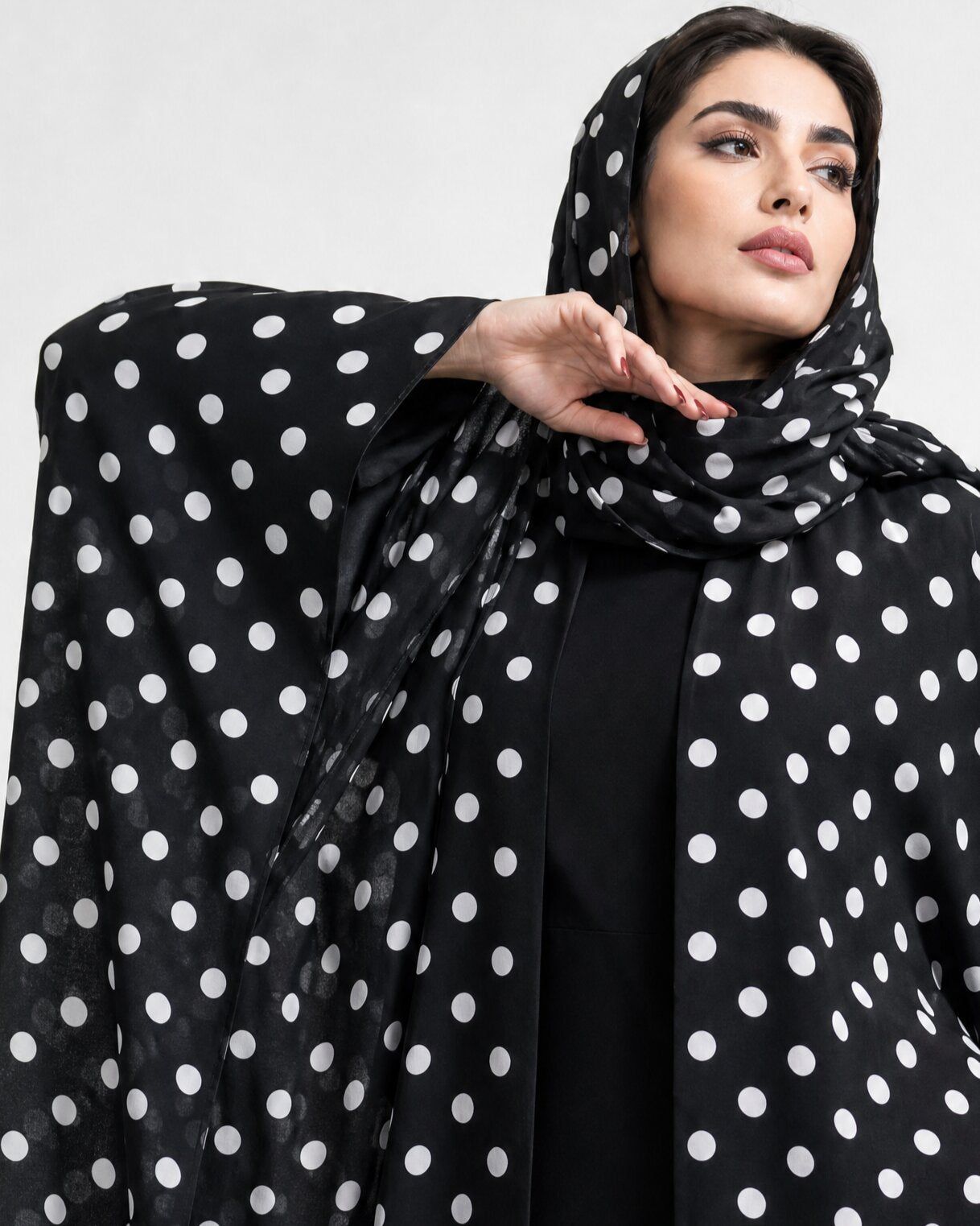 RB 0115 – Black Crepe Abaya - RASHA BILAL - MIRA Y MANO