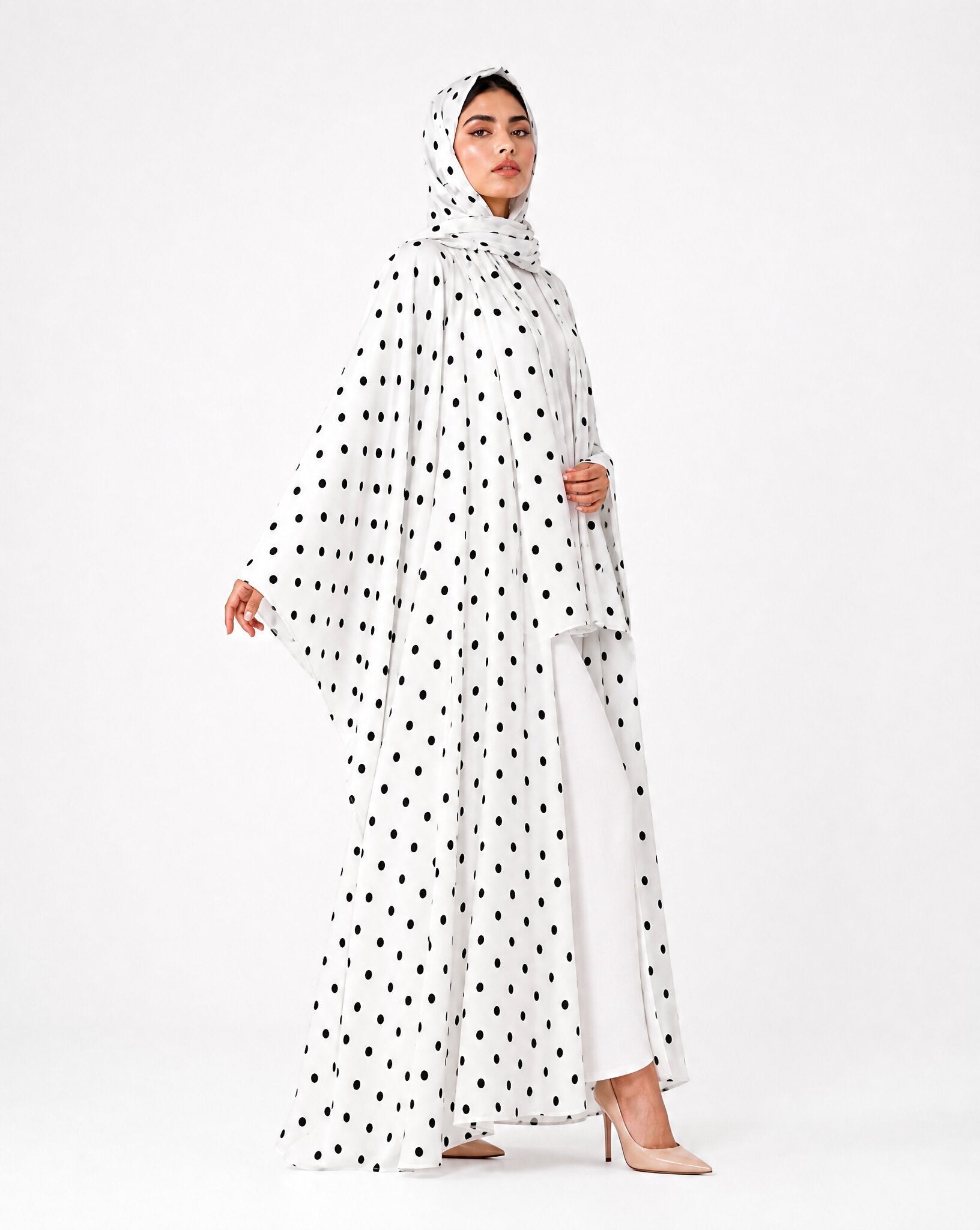 RB 0116 – White Crepe Abaya - RASHA BILAL - MIRA Y MANO