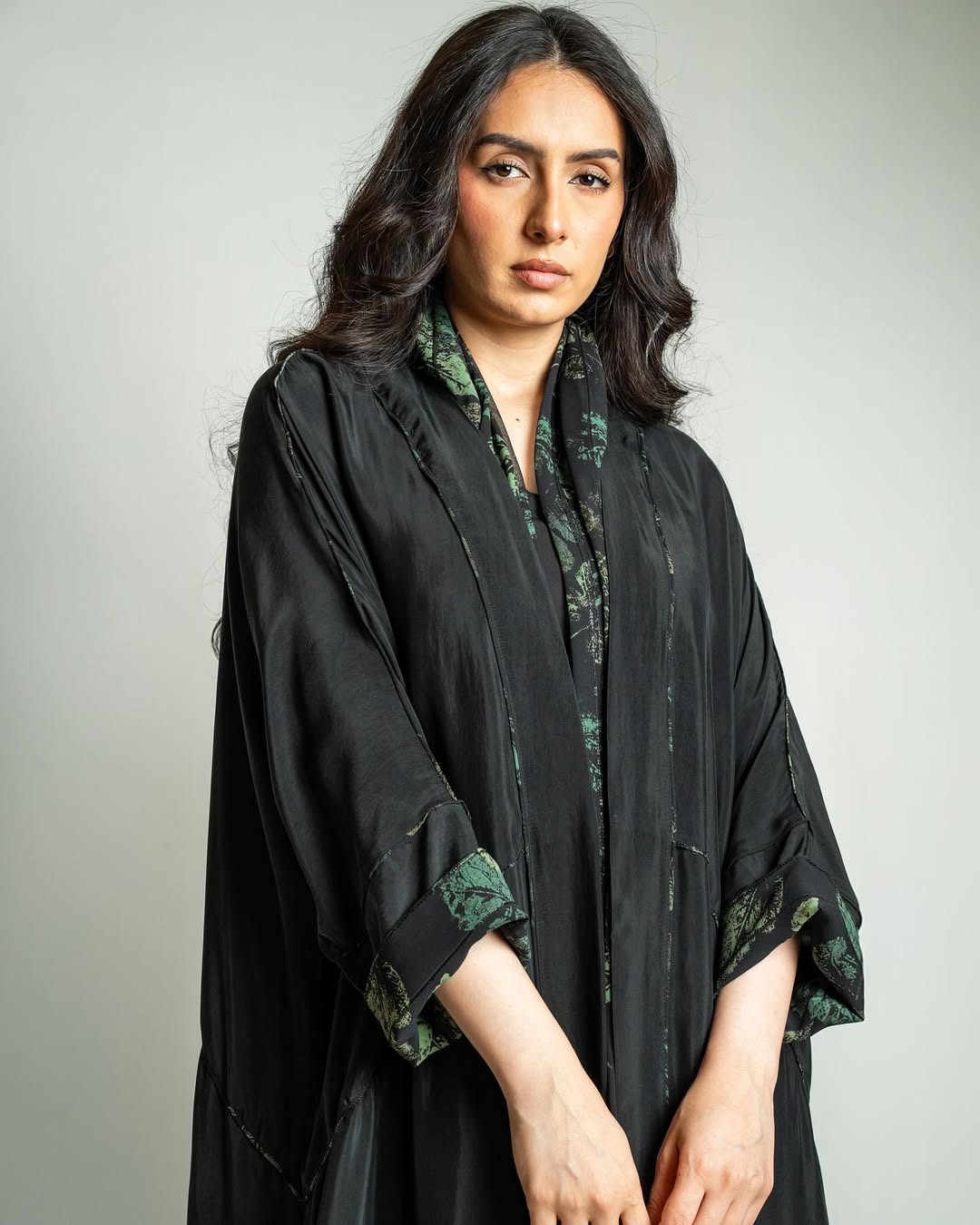 SS25R011 - BG ABAYA - RIBBON - MIRA Y MANO