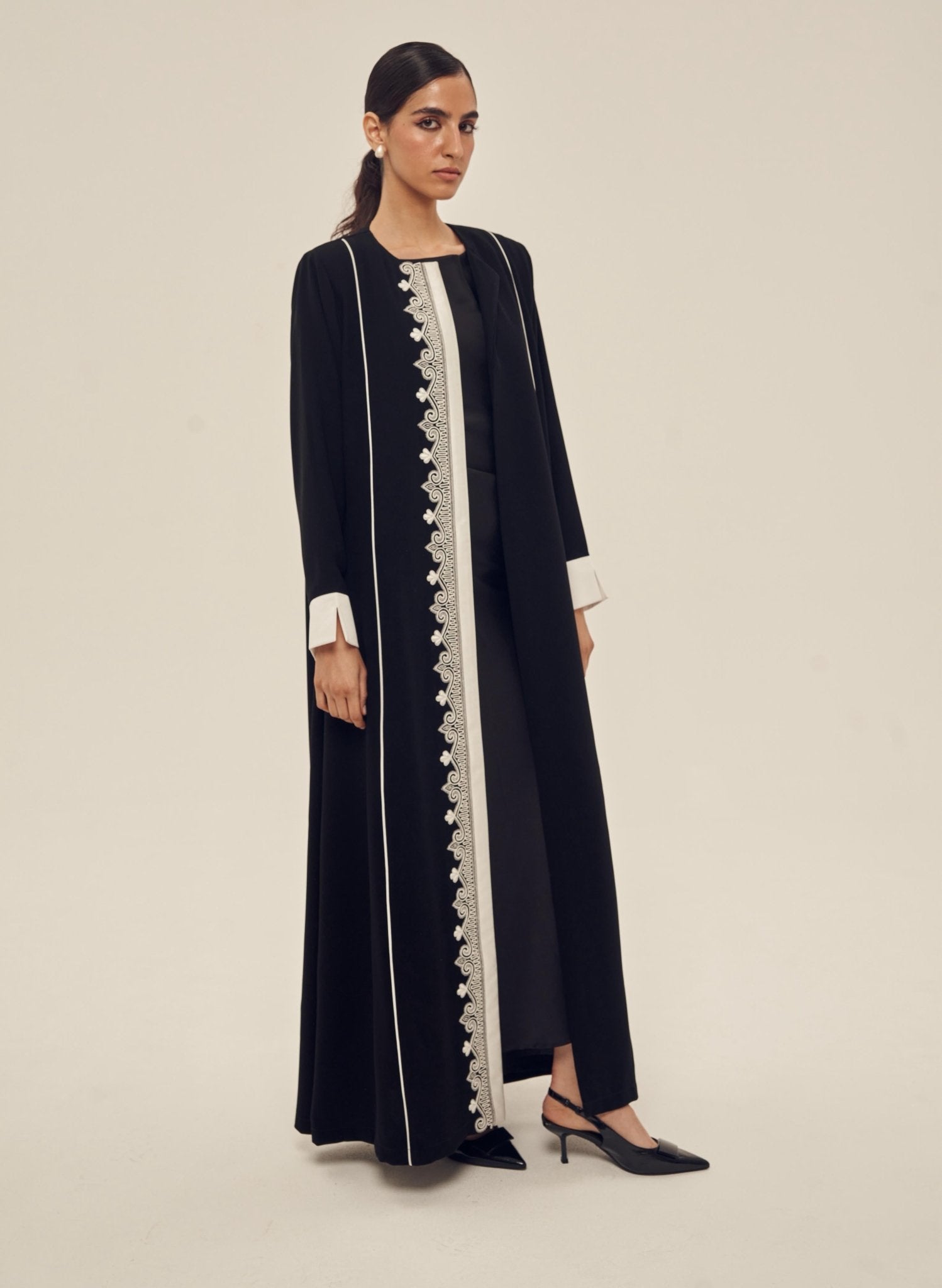 SAI 133 ABAYA - SAI - MIRA Y MANO