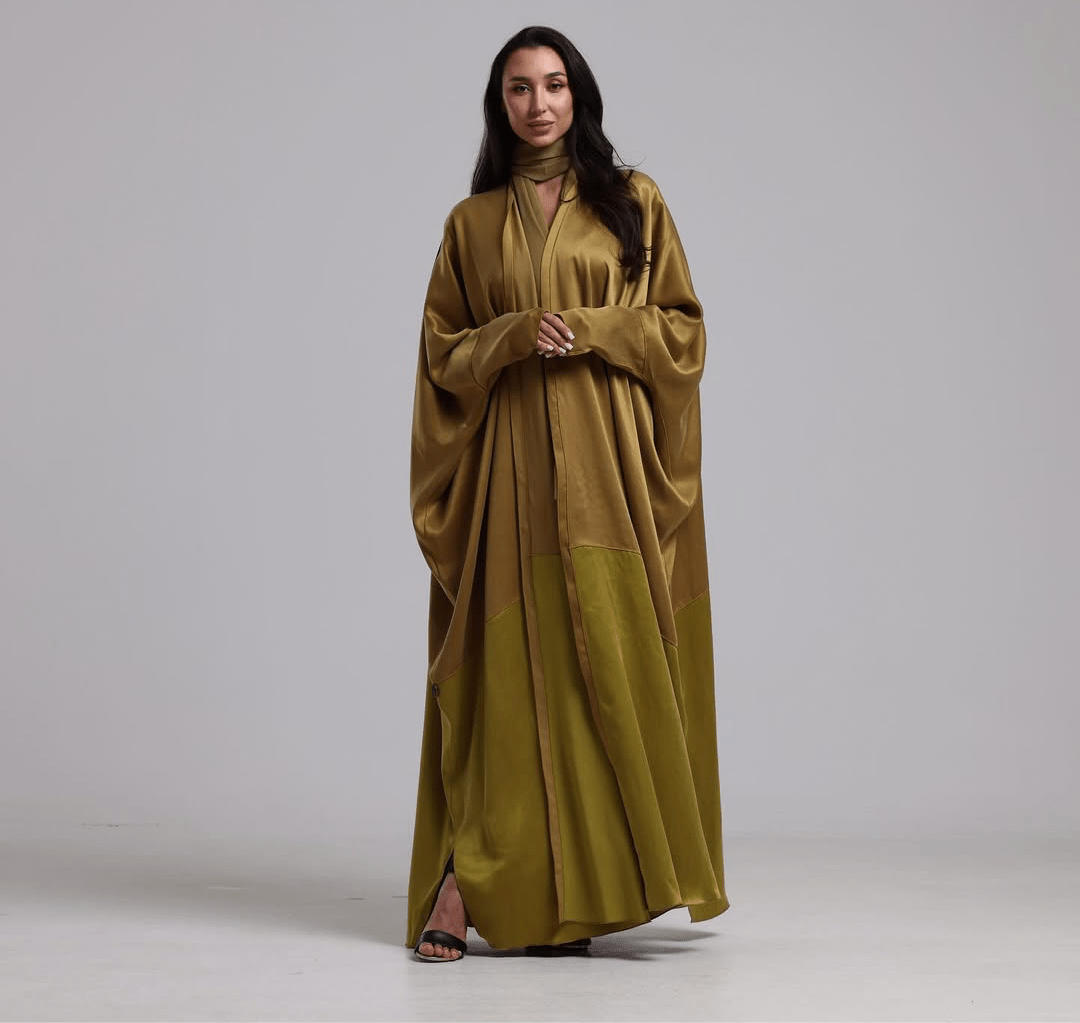 SISHBGM ABAYA - SARA INTABI - MIRA Y MANO