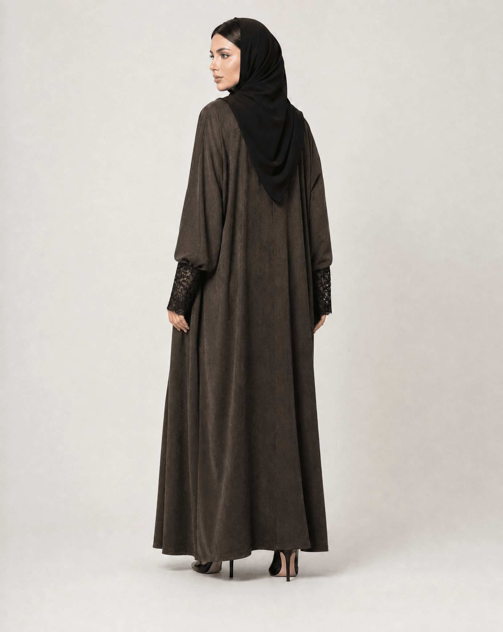 SISOTSLB1 - A ABAYA - SARA INTABI - MIRA Y MANO