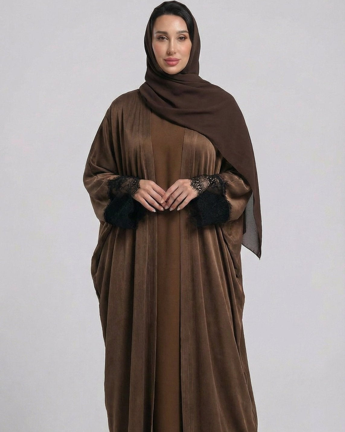 SISOTSLB1-DB ABAYA - SARA INTABI - MIRA Y MANO