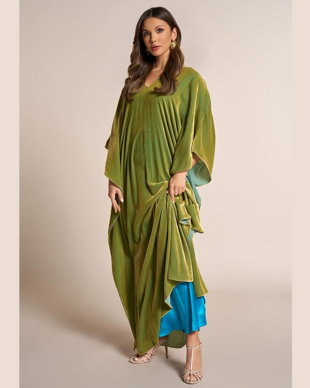 SIWVKSL - G KAFTAN - SARA INTABI - MIRA Y MANO