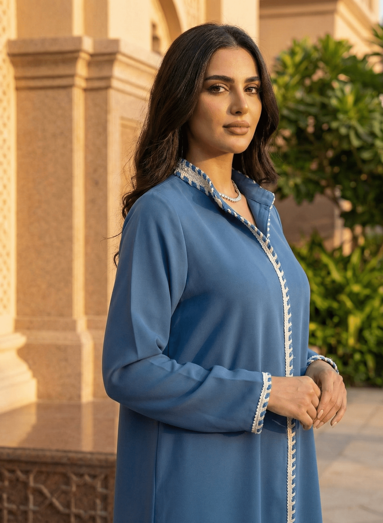 ANA - 528 ABAYA - SCYCLE - MIRA Y MANO