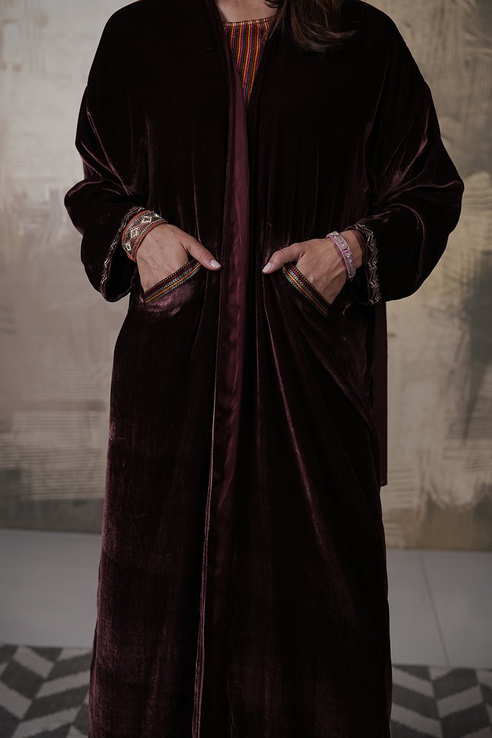 ANUM - BR ABAYA - SR BY SONALI RAMAN - MIRA Y MANO