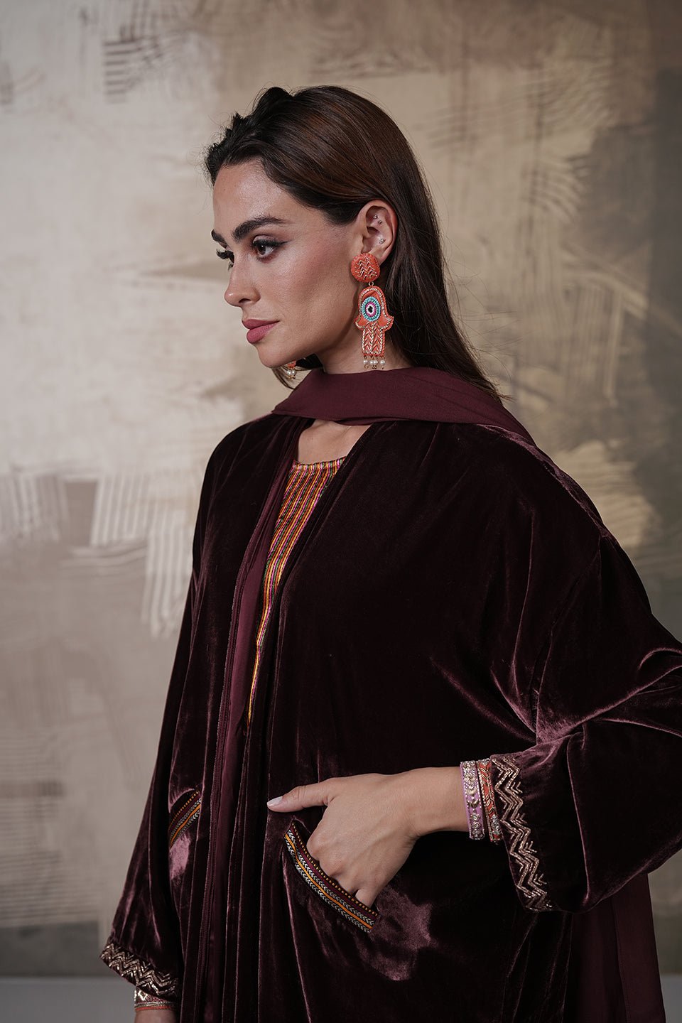 ANUM - BR ABAYA - SR BY SONALI RAMAN - MIRA Y MANO
